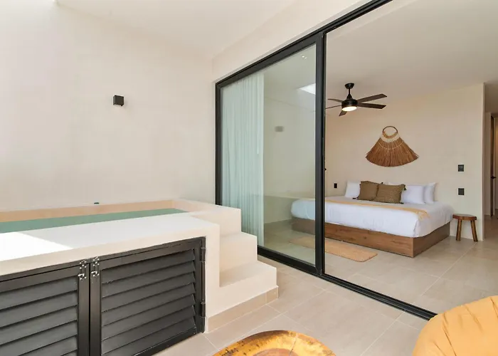 Hotel Guest - Elements 4*